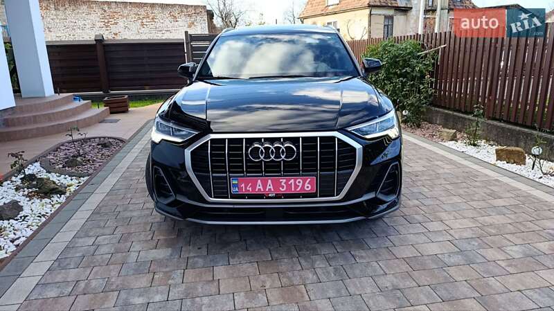 Внедорожник / Кроссовер Audi Q3 2019 в Стрые