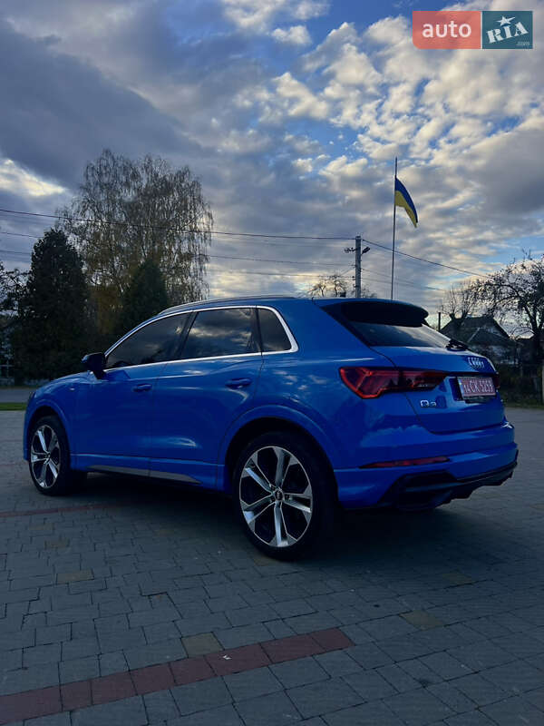 Внедорожник / Кроссовер Audi Q3 2019 в Львове