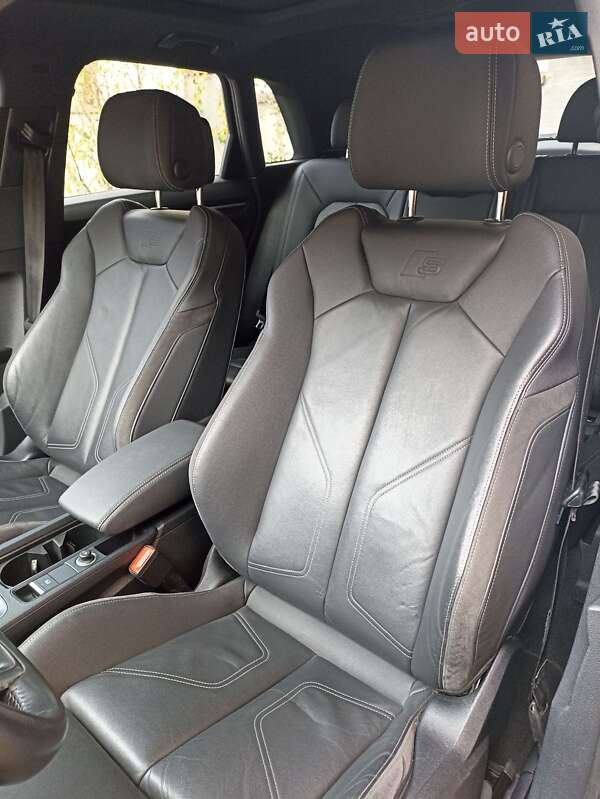 Внедорожник / Кроссовер Audi Q3 2019 в Львове