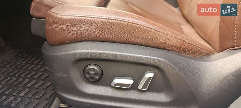 Внедорожник / Кроссовер Audi Q3 2017 в Львове