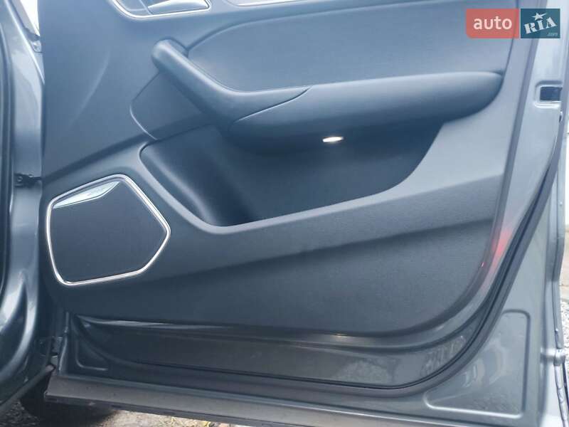 Внедорожник / Кроссовер Audi Q3 2014 в Бердичеве