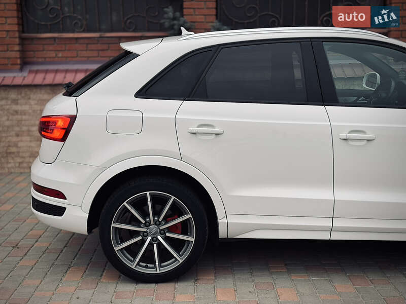 Позашляховик / Кросовер Audi Q3 2017 в Одесі