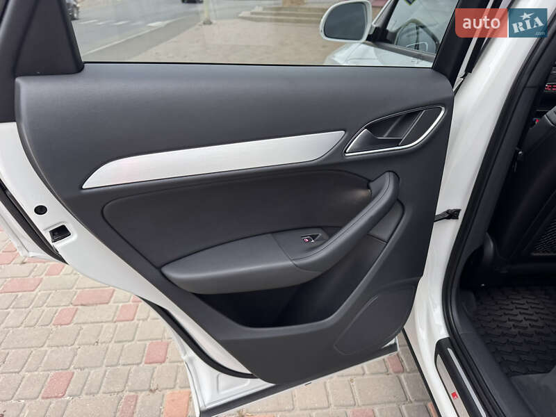 Позашляховик / Кросовер Audi Q3 2017 в Одесі