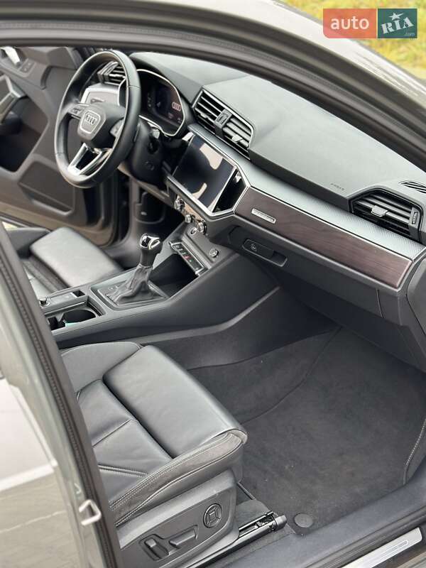 Внедорожник / Кроссовер Audi Q3 2023 в Киеве