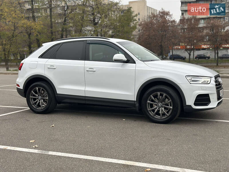 Позашляховик / Кросовер Audi Q3 2015 в Києві