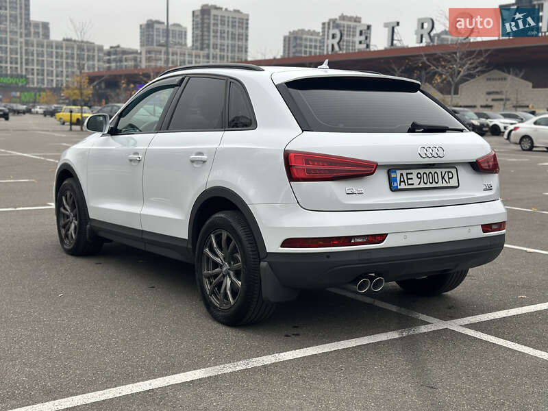 Позашляховик / Кросовер Audi Q3 2015 в Києві