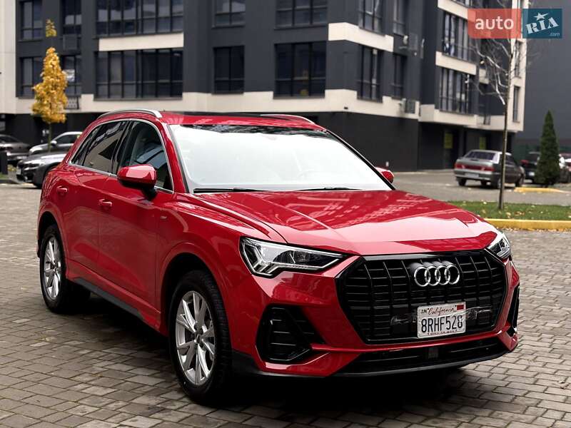 Позашляховик / Кросовер Audi Q3 2020 в Івано-Франківську