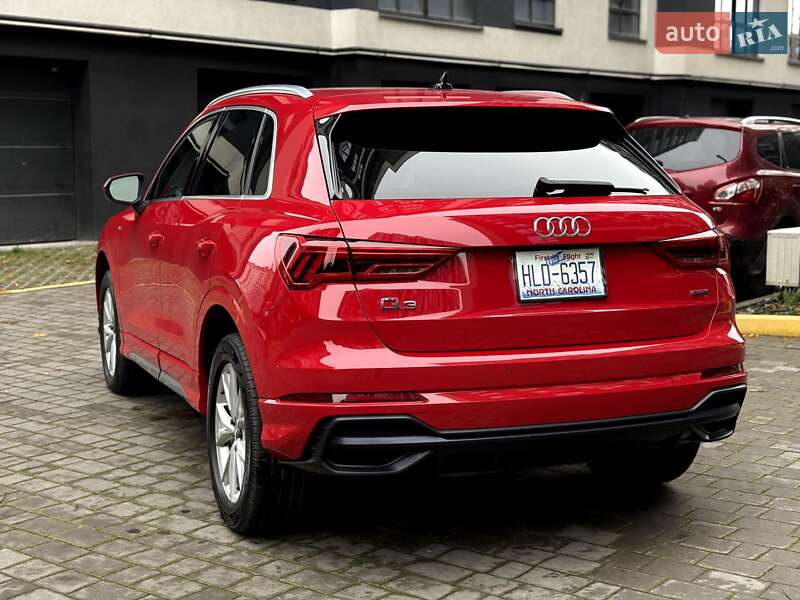 Позашляховик / Кросовер Audi Q3 2020 в Івано-Франківську