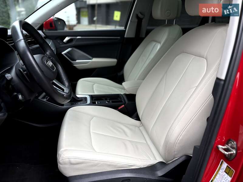 Позашляховик / Кросовер Audi Q3 2020 в Івано-Франківську