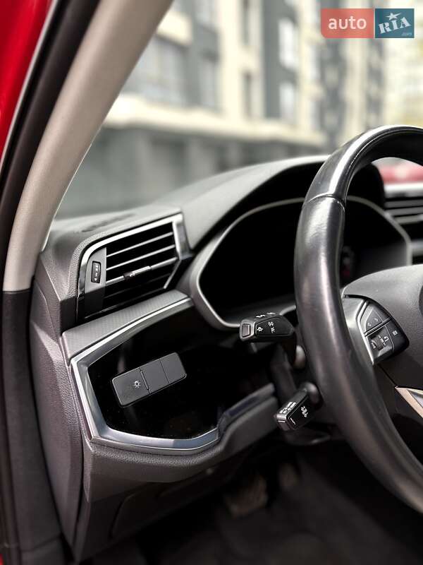 Позашляховик / Кросовер Audi Q3 2020 в Івано-Франківську