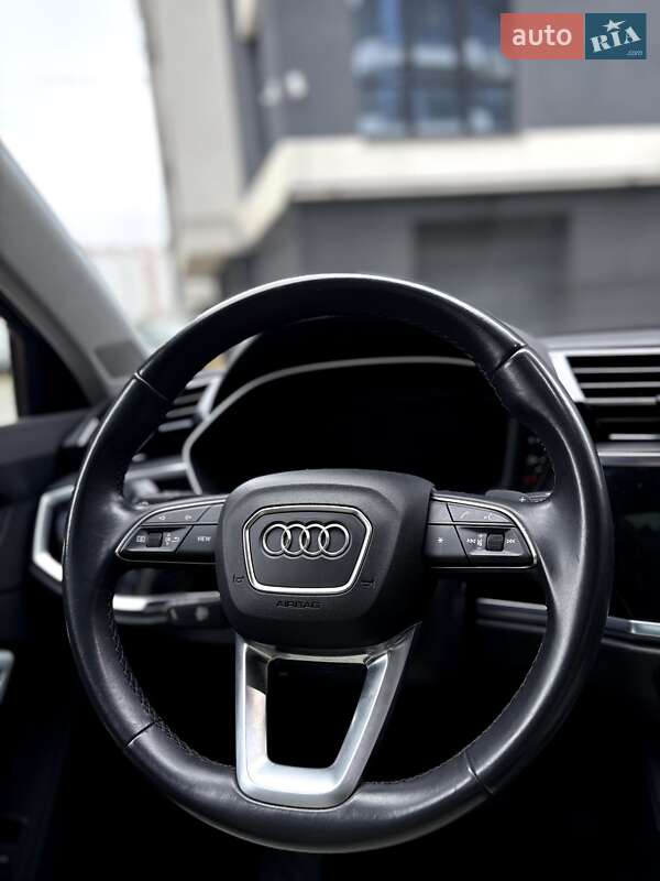 Позашляховик / Кросовер Audi Q3 2020 в Івано-Франківську