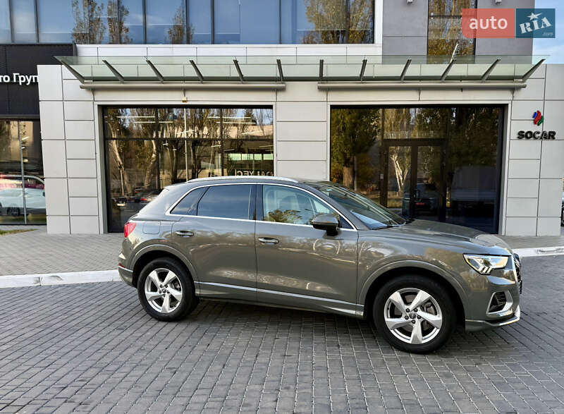 Позашляховик / Кросовер Audi Q3 2019 в Одесі фото 11 Позашляховик / Кросовер Audi Q3 2019 в Одесі