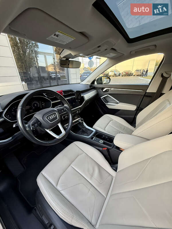 Позашляховик / Кросовер Audi Q3 2019 в Одесі фото 17 Позашляховик / Кросовер Audi Q3 2019 в Одесі