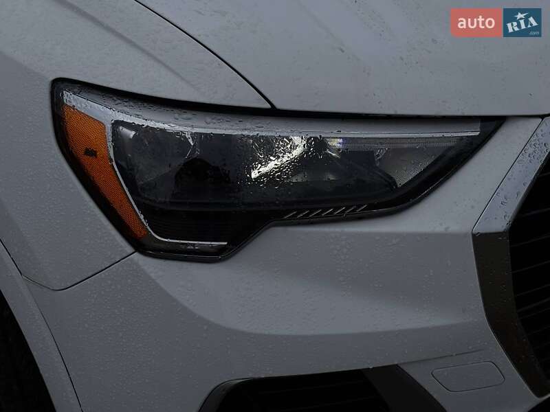 Внедорожник / Кроссовер Audi Q3 2020 в Стрые