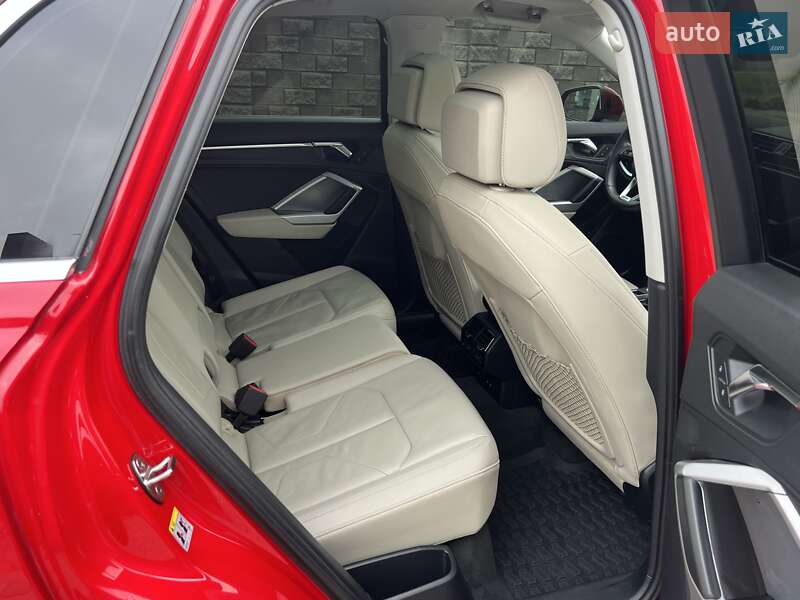 Внедорожник / Кроссовер Audi Q3 2020 в Ровно