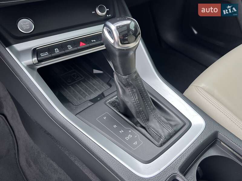 Внедорожник / Кроссовер Audi Q3 2020 в Ровно