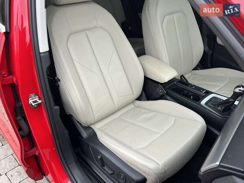 Внедорожник / Кроссовер Audi Q3 2020 в Ровно