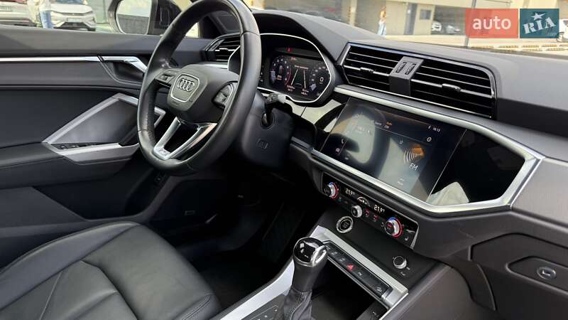 Позашляховик / Кросовер Audi Q3 2021 в Києві фото 24 Позашляховик / Кросовер Audi Q3 2021 в Києві