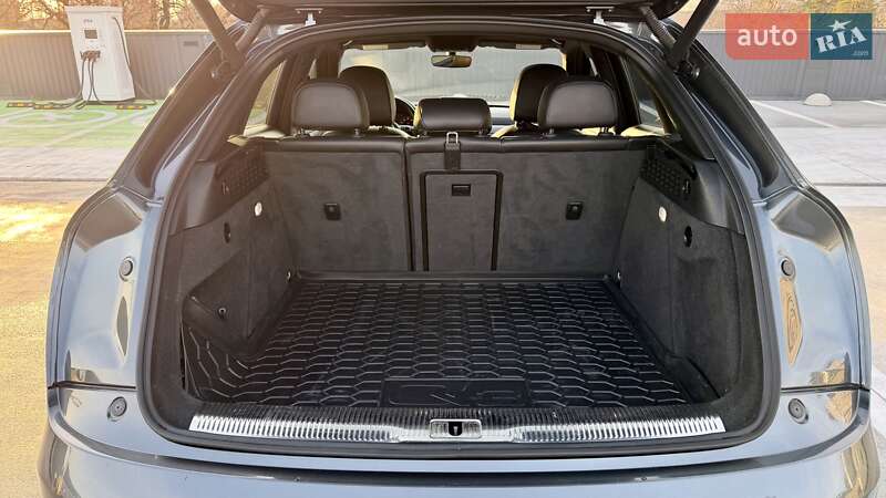 Позашляховик / Кросовер Audi Q3 2017 в Києві