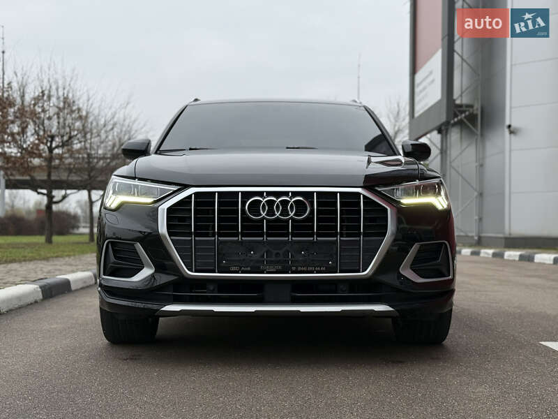 Позашляховик / Кросовер Audi Q3 2020 в Києві