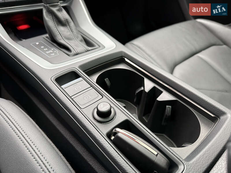 Позашляховик / Кросовер Audi Q3 2020 в Києві