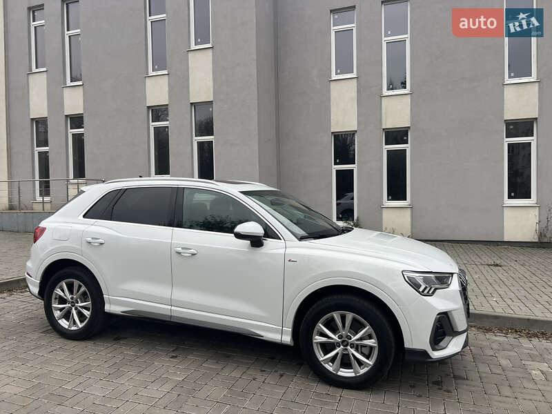 Позашляховик / Кросовер Audi Q3 2023 в Сумах фото Позашляховик / Кросовер Audi Q3 2023 в Сумах