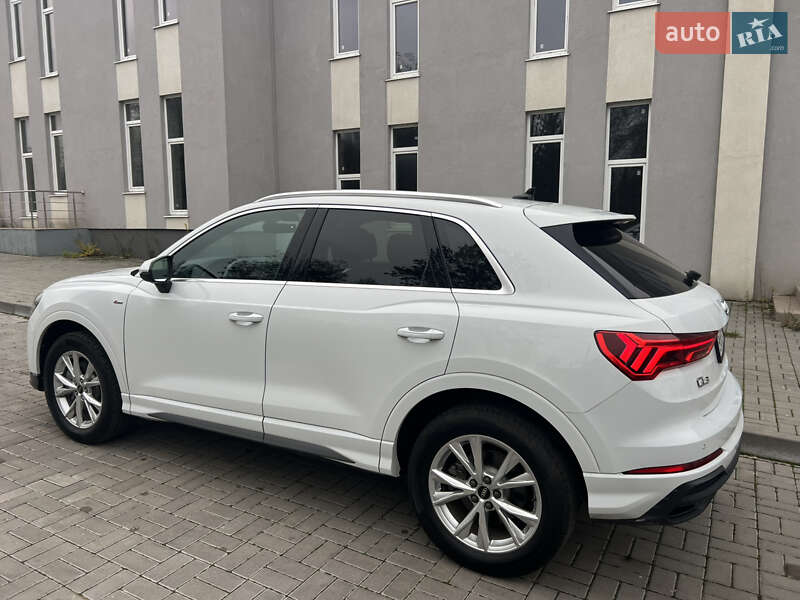 Позашляховик / Кросовер Audi Q3 2023 в Сумах фото 20 Позашляховик / Кросовер Audi Q3 2023 в Сумах