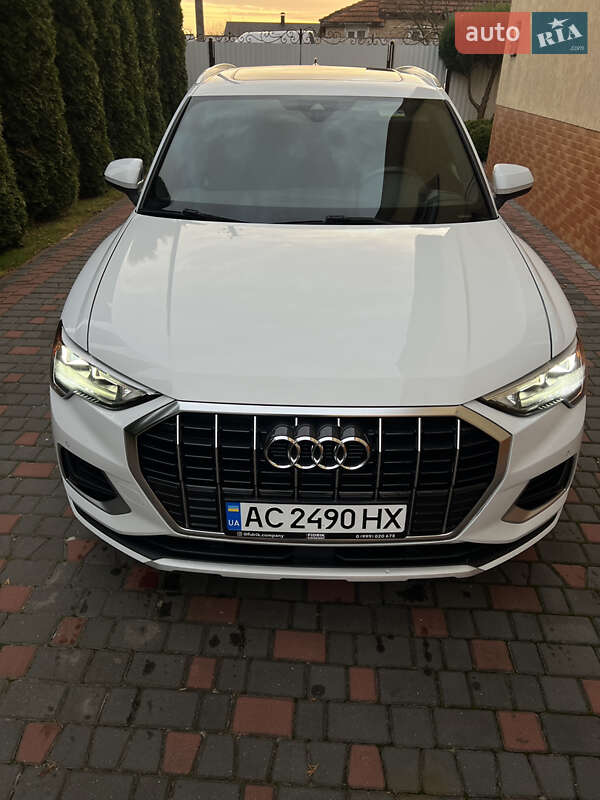 Позашляховик / Кросовер Audi Q3 2020 в Нововолинську