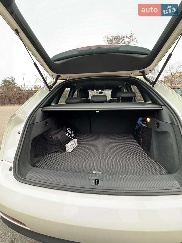 Позашляховик / Кросовер Audi Q3 2012 в Дніпрі фото 14 Позашляховик / Кросовер Audi Q3 2012 в Дніпрі