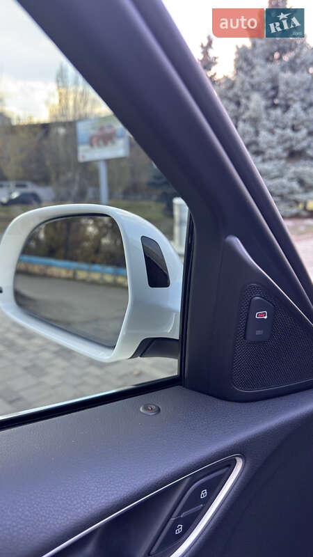 Позашляховик / Кросовер Audi Q3 2018 в Дніпрі