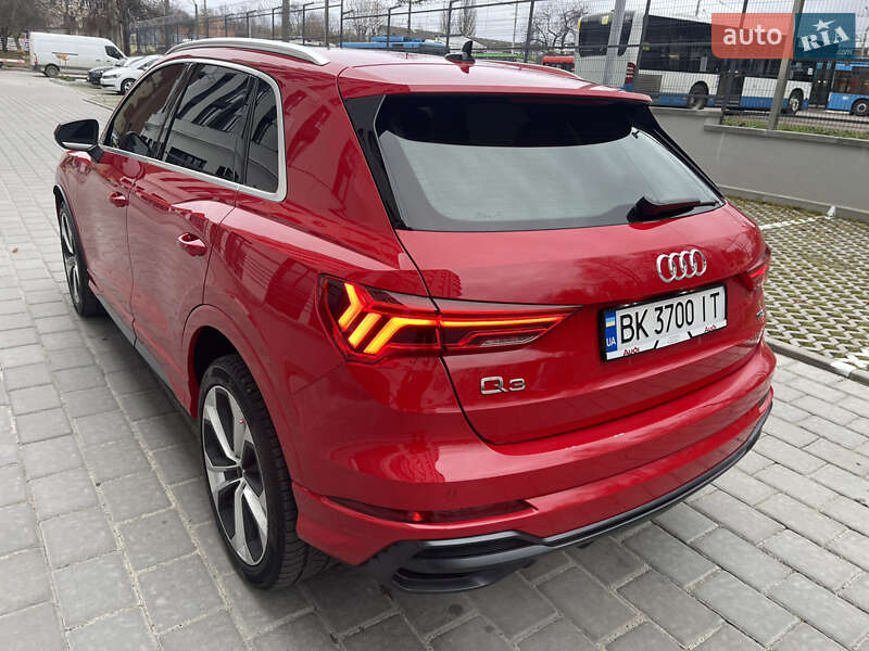 Внедорожник / Кроссовер Audi Q3 2020 в Ровно