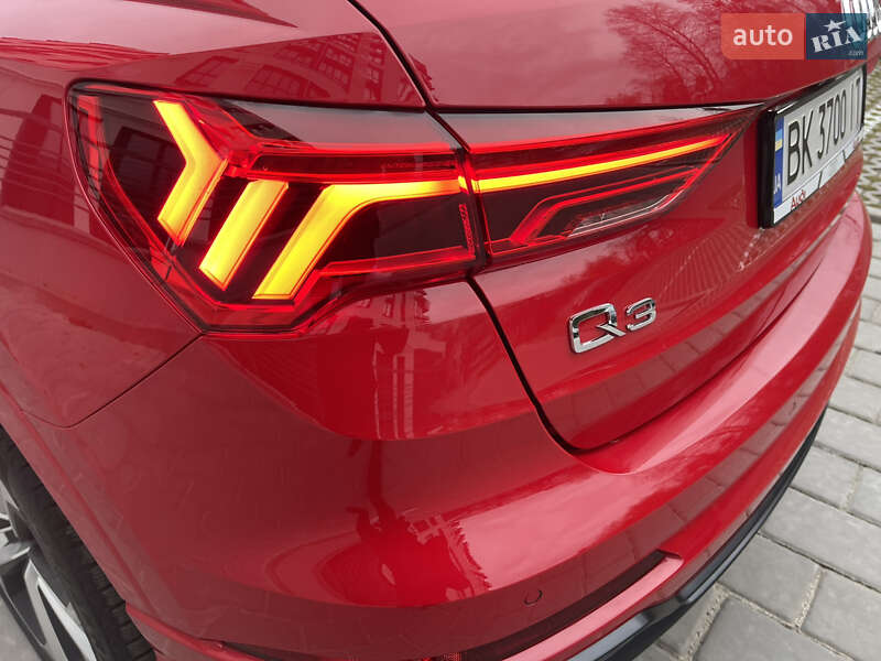 Внедорожник / Кроссовер Audi Q3 2020 в Ровно