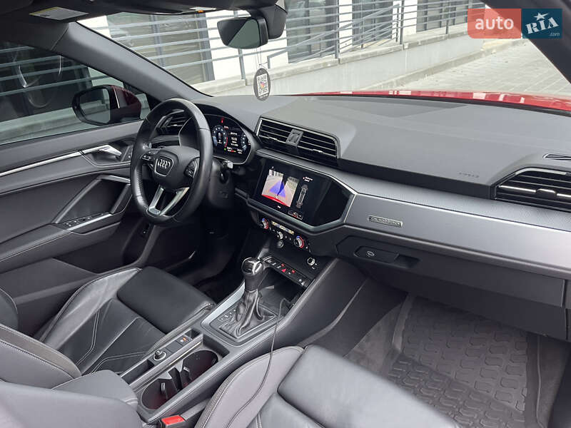 Внедорожник / Кроссовер Audi Q3 2020 в Ровно