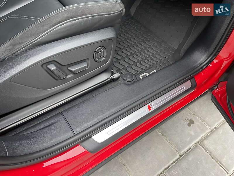 Внедорожник / Кроссовер Audi Q3 2020 в Ровно