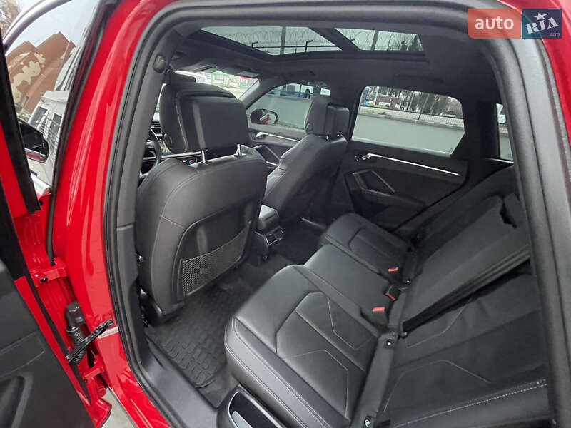 Внедорожник / Кроссовер Audi Q3 2020 в Ровно