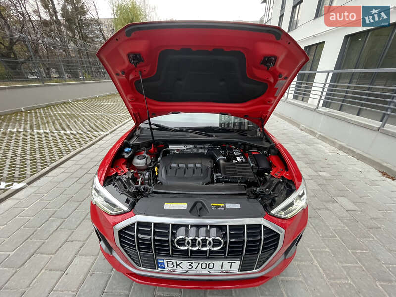Внедорожник / Кроссовер Audi Q3 2020 в Ровно