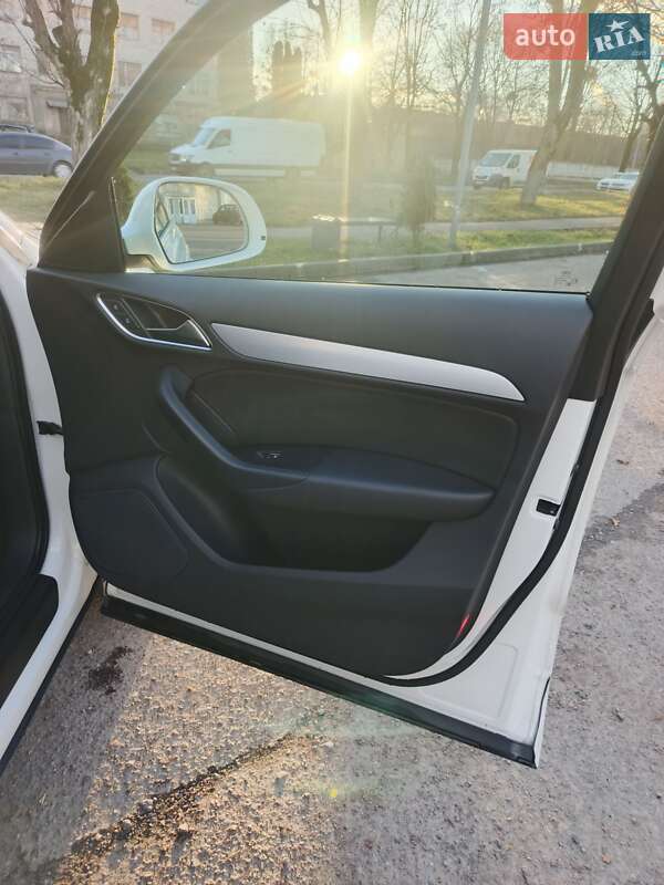 Позашляховик / Кросовер Audi Q3 2015 в Львові