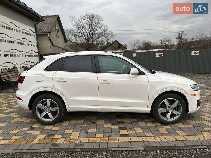 Внедорожник / Кроссовер Audi Q3 2015 в Львове