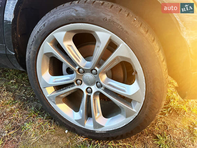 Внедорожник / Кроссовер Audi Q3 2016 в Львове