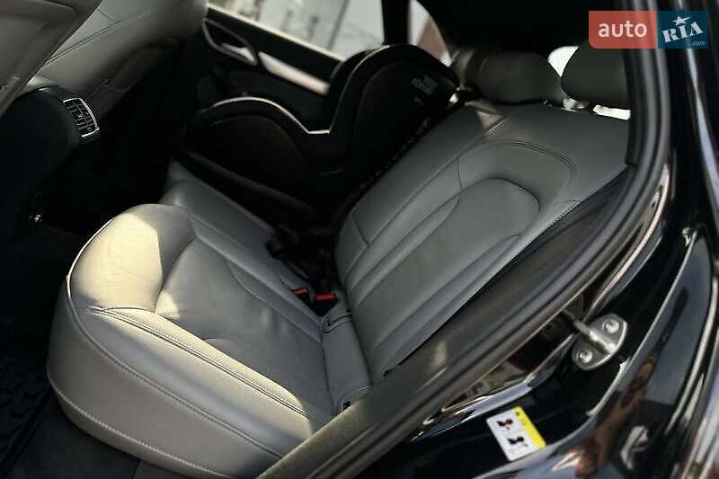 Внедорожник / Кроссовер Audi Q3 2017 в Львове