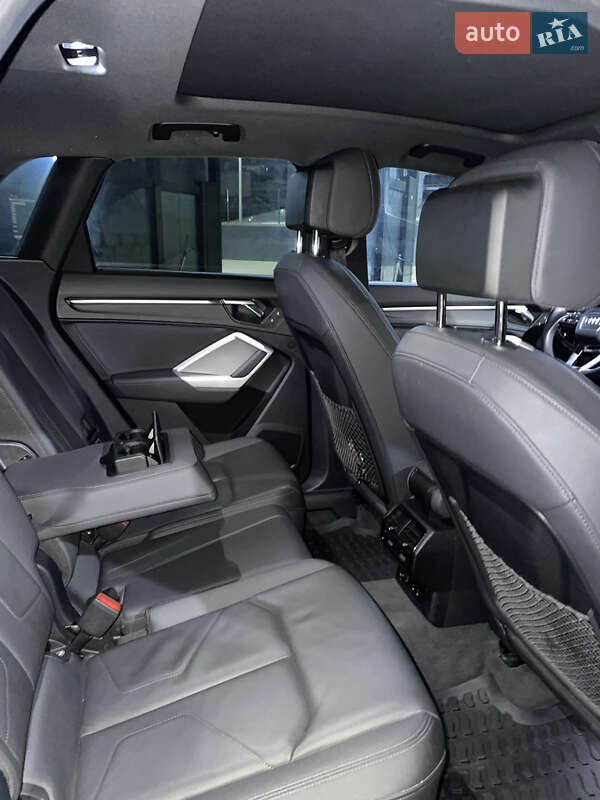 Позашляховик / Кросовер Audi Q3 2023 в Житомирі фото 10 Позашляховик / Кросовер Audi Q3 2023 в Житомирі
