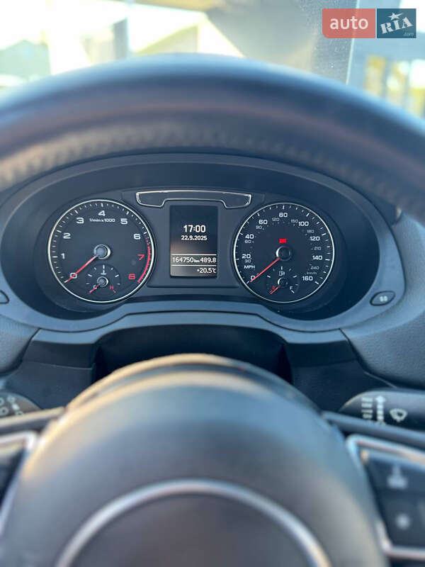 Внедорожник / Кроссовер Audi Q3 2015 в Самборе