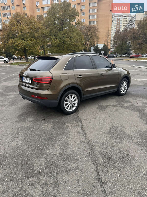 Внедорожник / Кроссовер Audi Q3 2014 в Киеве