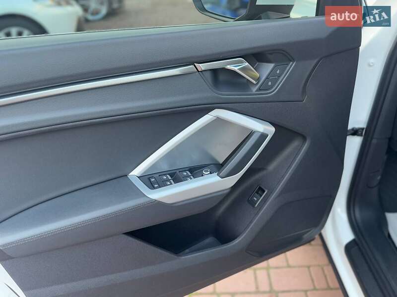 Внедорожник / Кроссовер Audi Q3 2020 в Одессе фото 15 Внедорожник / Кроссовер Audi Q3 2020 в Одессе