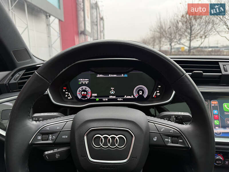 Внедорожник / Кроссовер Audi Q3 2020 в Киеве