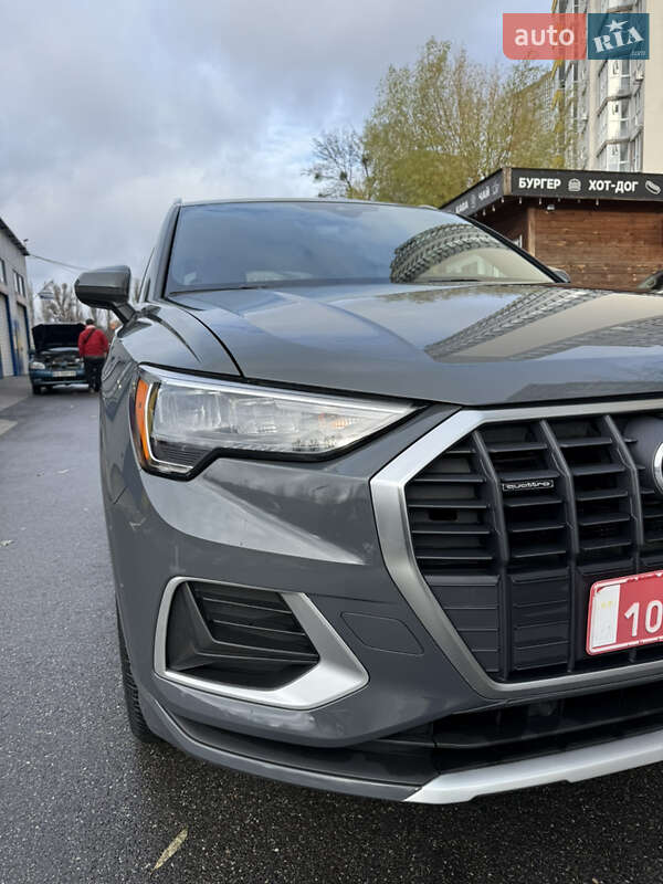 Позашляховик / Кросовер Audi Q3 2019 в Києві