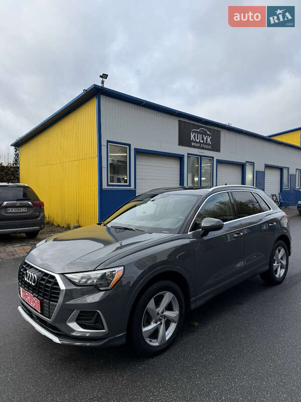 Позашляховик / Кросовер Audi Q3 2019 в Києві