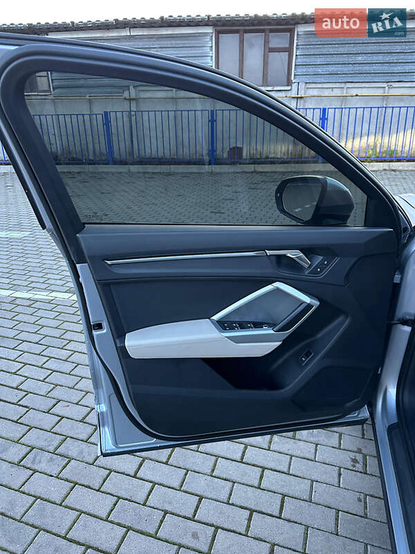 Внедорожник / Кроссовер Audi Q3 2020 в Тернополе