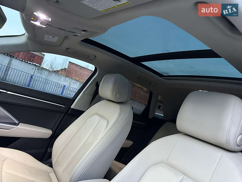 Внедорожник / Кроссовер Audi Q3 2020 в Тернополе