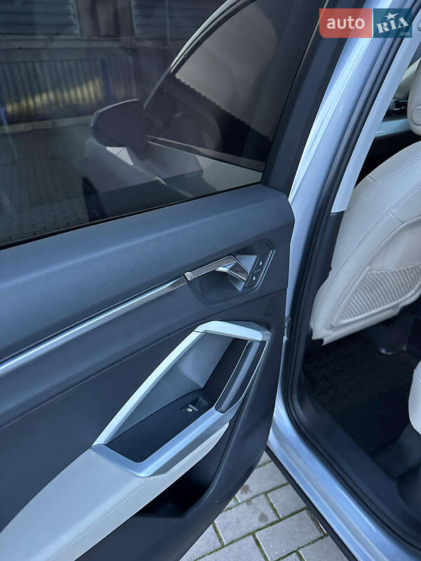 Внедорожник / Кроссовер Audi Q3 2020 в Тернополе